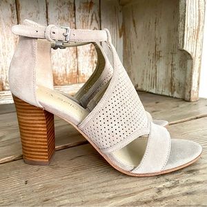 Via Spiga Taupe Suede Sandles / Heels Size 7. NWOT.